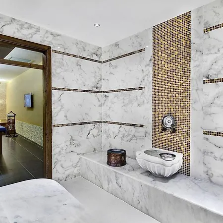 Jacaranda 5*